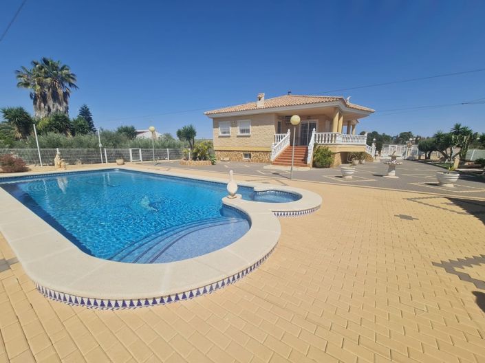 Image No.1-3 Bed Villa for sale