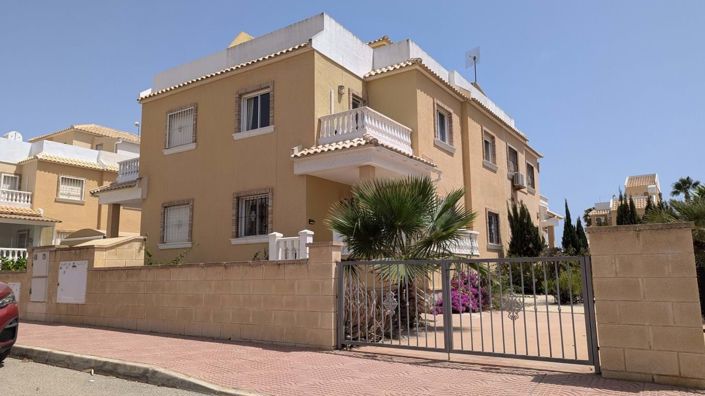 Image No.1-3 Bed Villa for sale