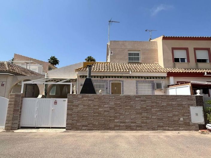 Image No.1-4 Bed Villa for sale