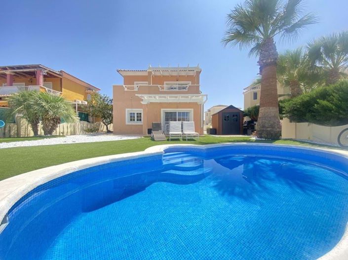 Image No.1-3 Bed Villa for sale