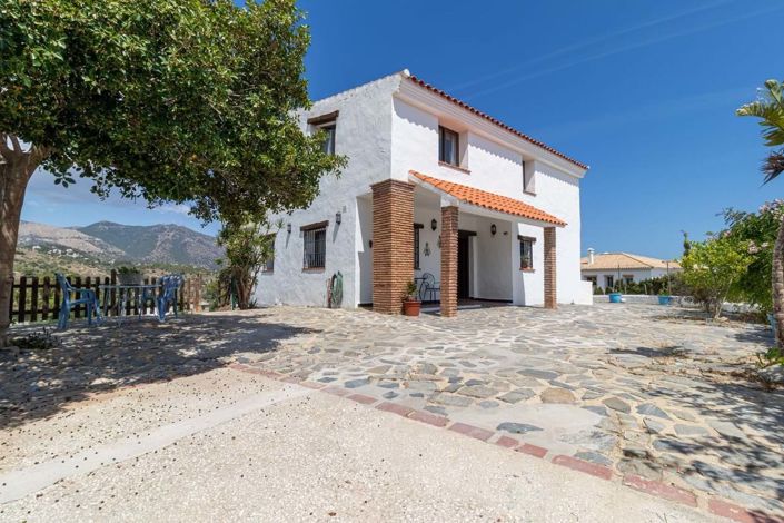 Image No.1-4 Bed Villa for sale