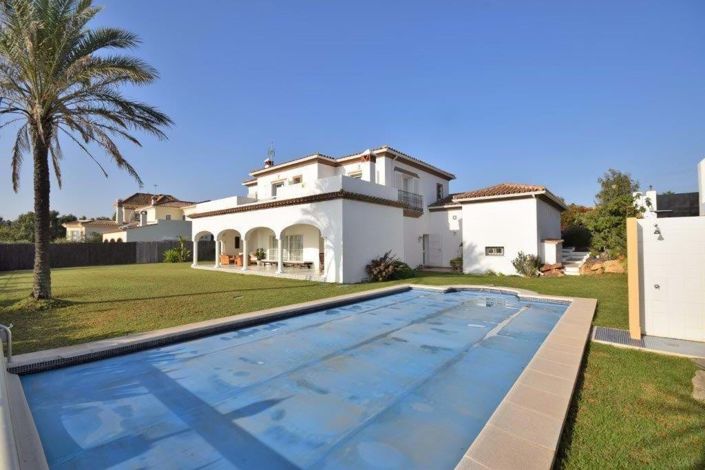 Image No.1-4 Bed Villa for sale