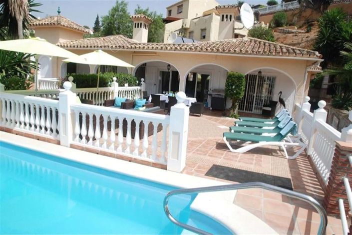 Image No.1-5 Bed Villa for sale