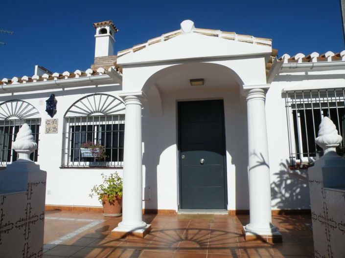 Image No.1-3 Bed Villa for sale