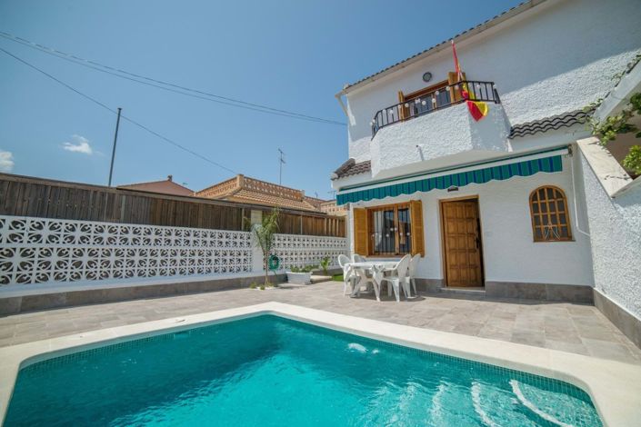 Image No.1-4 Bed Villa for sale