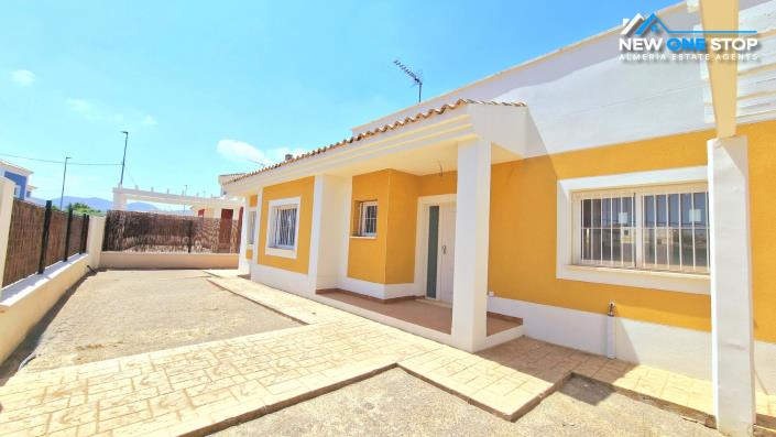 Image No.1-3 Bed Villa / Detached for sale