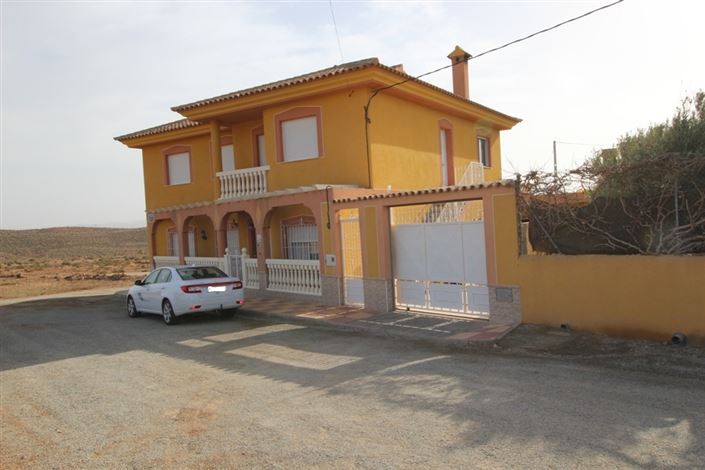 Image No.1-3 Bed Villa for sale