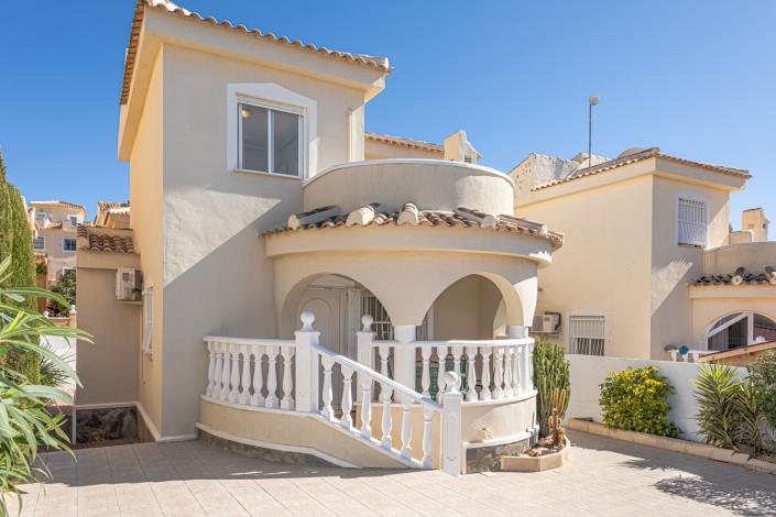 Image No.1-3 Bed Villa / Detached for sale