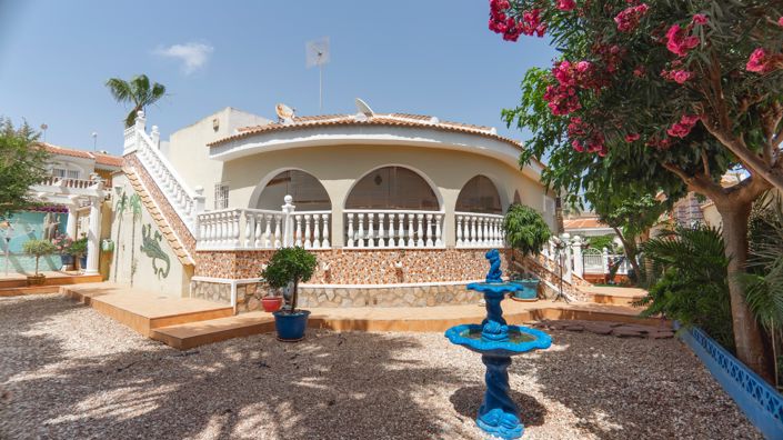 Image No.1-3 Bed Villa for sale