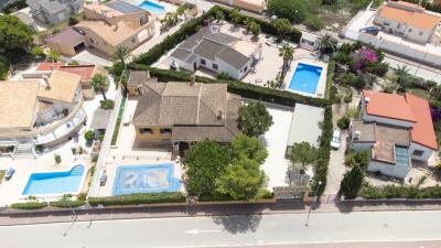 Villa-for-sale-in-Costa-Blanca--1---Portals-