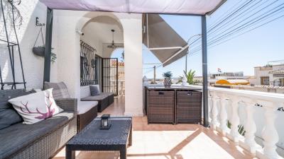 Detached-Villa-for-sale-in-La-Marina--7---Portals-