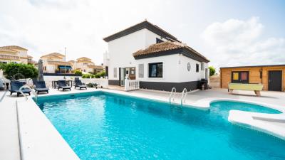 Villa-for-sale-in-Alicante--1---Canva-