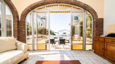 Villas-for-sale-in-La-Marina-with-private-pool--6---Portals-