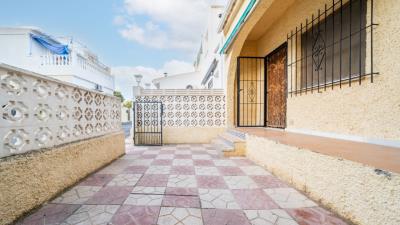 Townhouse-for-Sale-in-La-Marina--3---Canva-