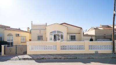 Detached-Property-for-sale-in-La-Marina--2---Portals-