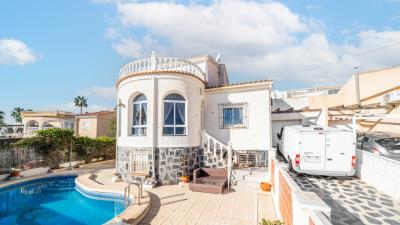 Detached-Property-for-sale-in-La-Marina--2---Portals-