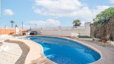 Detached-Property-for-sale-in-La-Marina--4---Portals-