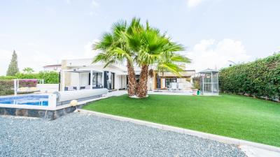 Modern-Villa-for-sale-in-Costa-Blanca--5---Canva-