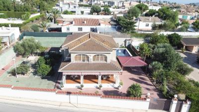 Large-Villa-for-sale-in-Urb-El-Oasis--0---Personalizado-