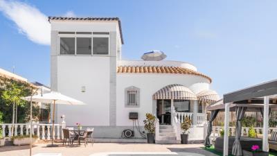 Detached-Property-for-sale-in-La-Marina--5---Canva-