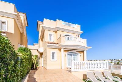 Detached-villa-for-sale-in-La-Marina--5---Canva-