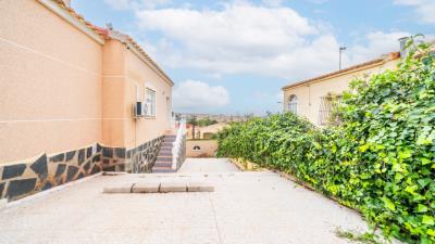 Detached-Property-for-sale-in-La-Marina--15---Canva-