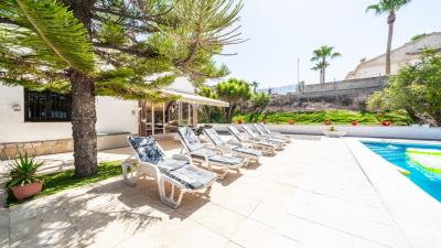 Villas-for-sale-in-La-Marina-with-private-pool--4---Portals-