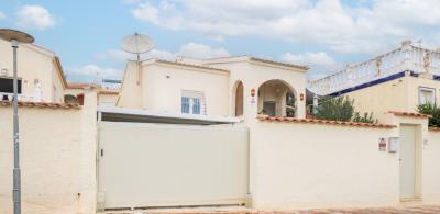 Detached-villa-for-sale-in-La-Marina--3---Portals-