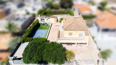 Villa-for-sale-in-La-Marina-with-private-pool--0---Portals-