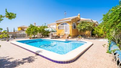 Detached-villa-for-sale-in-La-Marina---1---Portals-