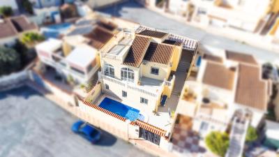 Detached-property-for-sale-in-La-Marina--1--blur