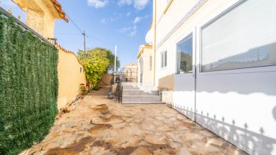 Detached-villa-for-sale-in-La-Marina--6---Portals-