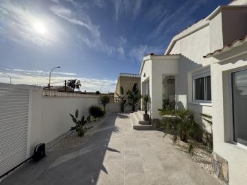 Villa-for-sale-in-La-Marina--9---Portals-