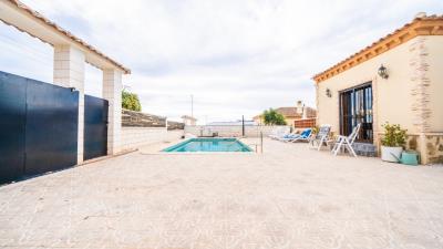 Detached-Property-for-sale-in-La-Marina--5---Canva-