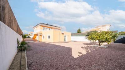 Detached-Villa-for-sale-in-La-Marina--3---Portals-