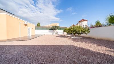 Detached-Villa-for-sale-in-La-Marina--8---Portals-