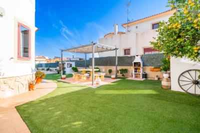 Detached-villa-for-sale-in-La-Marina--12---Portals-