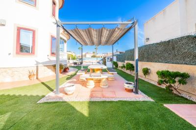 Detached-villa-for-sale-in-La-Marina--15---Portals-