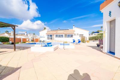 Villa-for-sale-in-La-Marina--6---Canva-