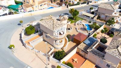 Villa-for-sale-in-La-Marina--1---Portals-