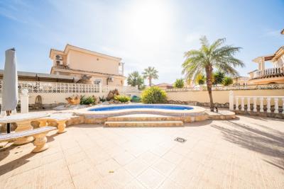 Villa-for-sale-in-La-Marina--4---Portals-