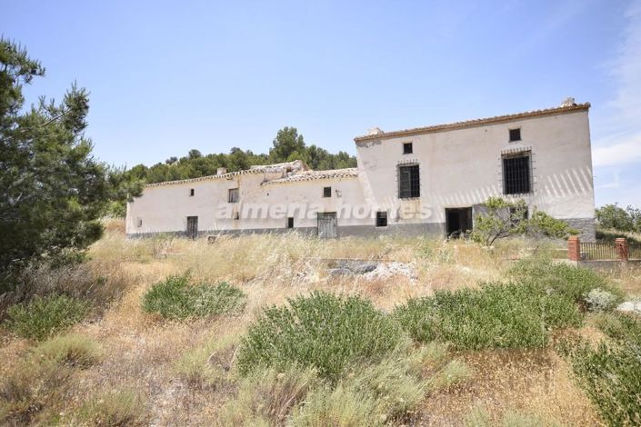 Image No.1-Maison de campagne de 10 chambres à vendre à Velez-Rubio