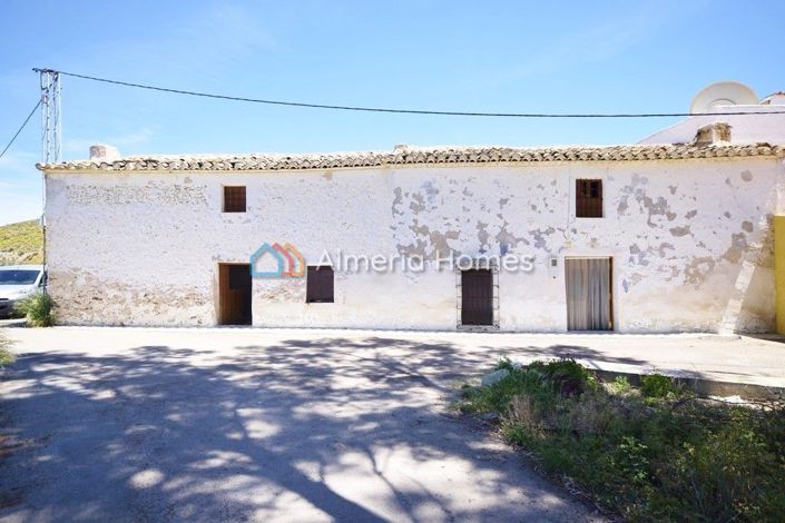 Image No.1-Maison de campagne de 8 chambres à vendre à Arboleas