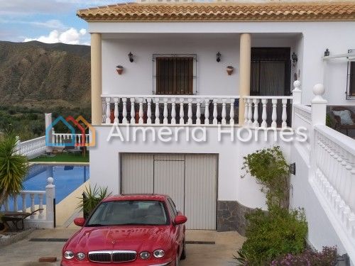 Image No.1-4 Bed Villa for sale