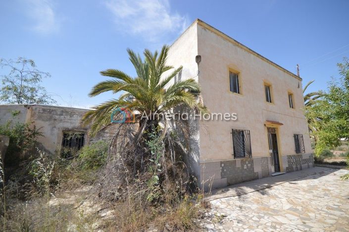 Image No.1-5 Bed Country House for sale