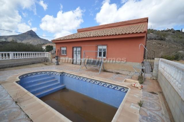 Image No.1-3 Bed Villa for sale