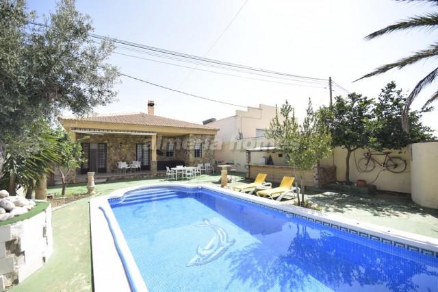 Image No.1-3 Bed Villa for sale