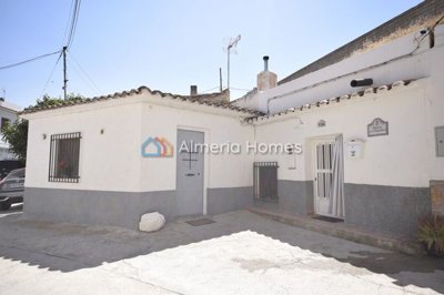 1 - Baza, Townhouse