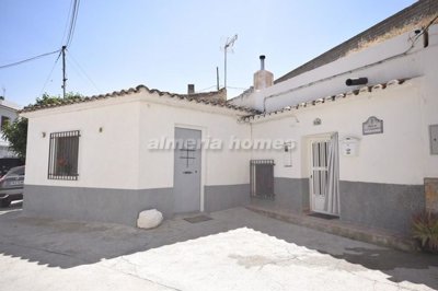 1 - Baza, Townhouse