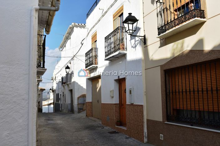 Image No.1-Maison de village de 4 chambres à vendre à Serón